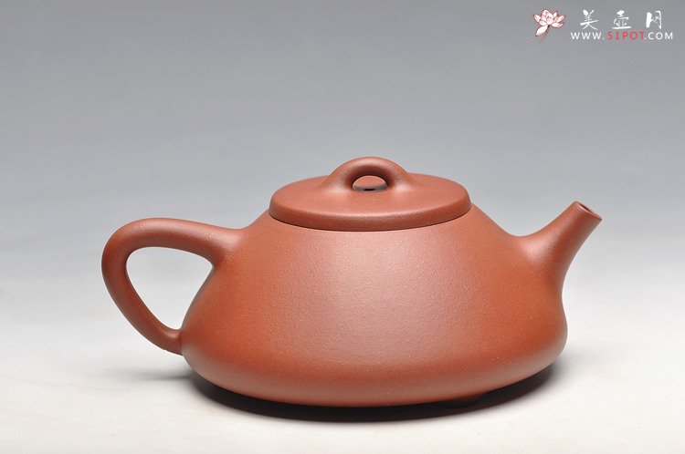 紫砂壶图片：峥峥其骨 味正耐品 挺拔俊雅 乃曲峰实力之作  全手子冶石瓢 - 宜兴紫砂壶网