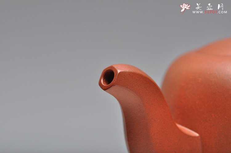 紫砂壶图片： 鲍志强高徒 历上清装饰 方鈡 优质底槽青 - 宜兴紫砂壶网