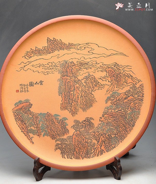 紫砂壶图片：山水味道     朱牧清作品 紫砂泥料上色 云山图 40cm - 宜兴紫砂壶网