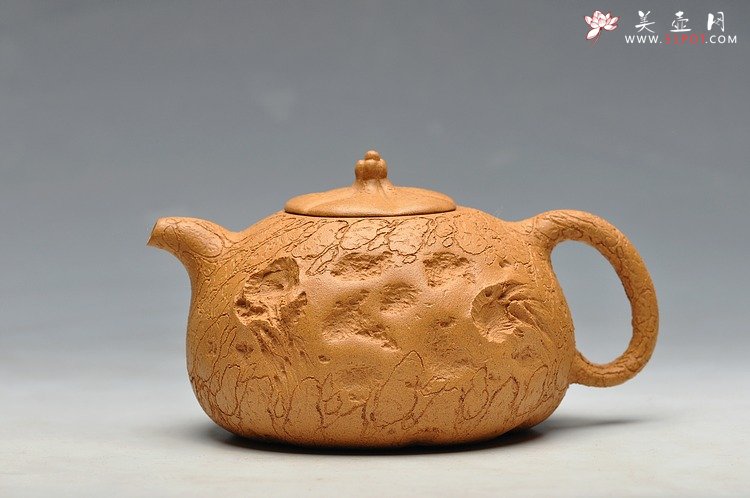 紫砂壶图片：老段泥 古朴灵气 融然  全手工灵芝龚春 瓜纽龚春 - 宜兴紫砂壶网