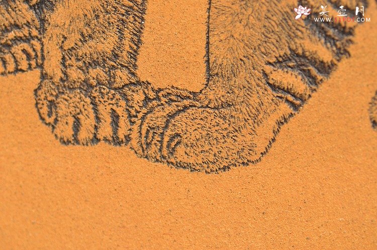 紫砂壶图片：虽是幼虎，然有兽王之气  有骨有肉 朱牧清两只老虎 40cm - 宜兴紫砂壶网