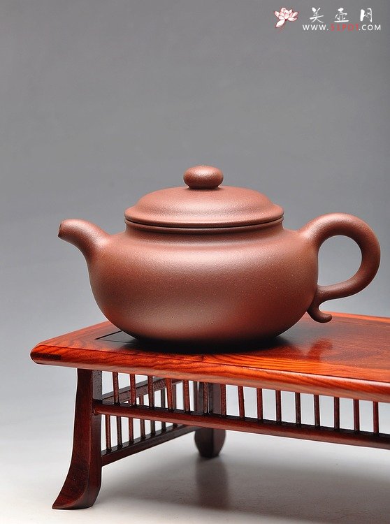紫砂壶图片： 力度尽显 端庄大气   全手工大仿古 - 宜兴紫砂壶网