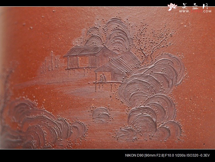 紫砂壶图片：猪肝色底槽青 仅此一把 全手洋桶 精彩泥绘山水 不接受定制 - 宜兴紫砂壶网