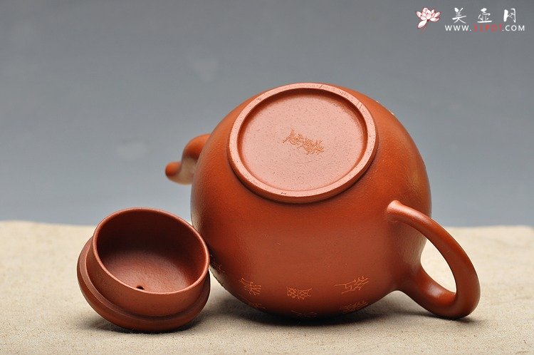 紫砂壶图片：老朱泥难得大品 全手摹古 圆润大方 全手宫灯 孤品 - 宜兴紫砂壶网