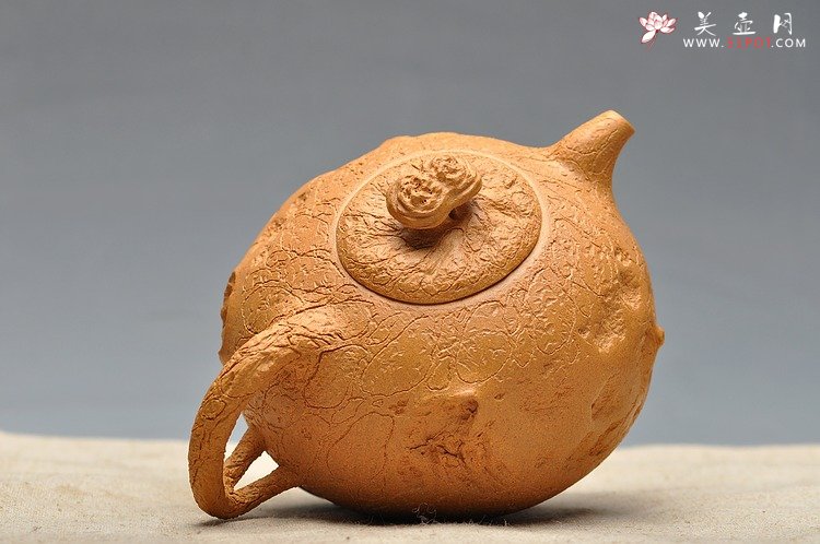 紫砂壶图片：老段泥 古朴灵气 融然  全手工灵芝龚春 瓜纽龚春 - 宜兴紫砂壶网