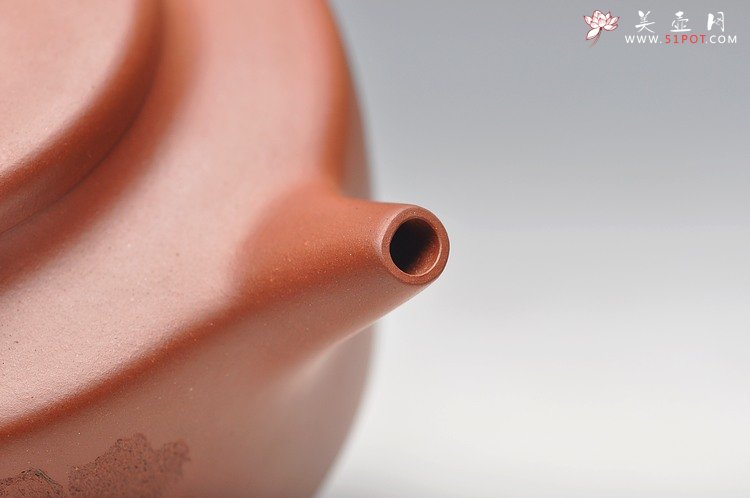 紫砂壶图片：李彦雄装饰通景山水  全手汉韵 - 宜兴紫砂壶网