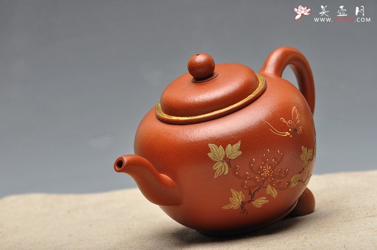 紫砂壶图片：老朱泥难得大品 全手摹古 圆润大方 全手宫灯 孤品 - 宜兴紫砂壶网