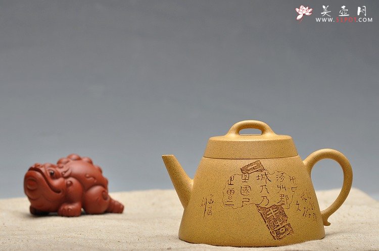 紫砂壶图片：文人气韵 全手秤砣 - 宜兴紫砂壶网