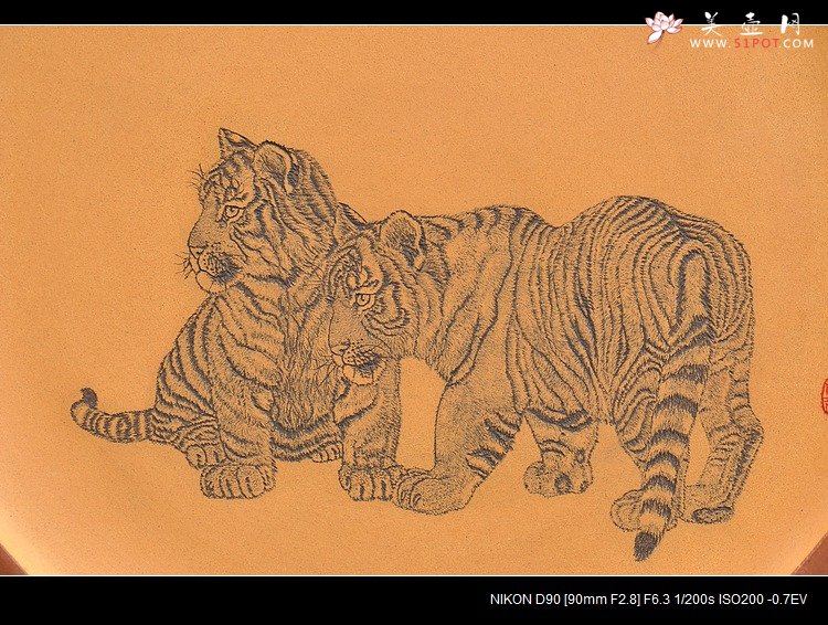 紫砂壶图片：虽是幼虎，然有兽王之气  有骨有肉 朱牧清两只老虎 40cm - 宜兴紫砂壶网