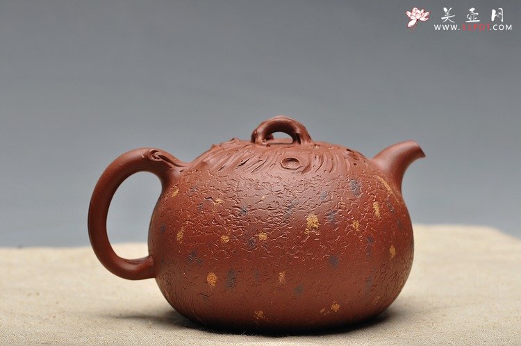 紫砂壶图片：蔡岩峰壬辰年最新原创力作 全手桩语  - 宜兴紫砂壶网