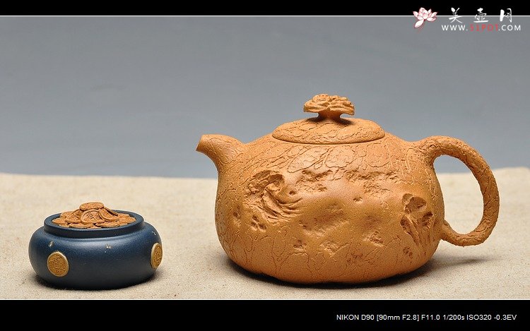 紫砂壶图片：老段泥 古朴灵气 融然  全手工灵芝龚春 瓜纽龚春 - 宜兴紫砂壶网