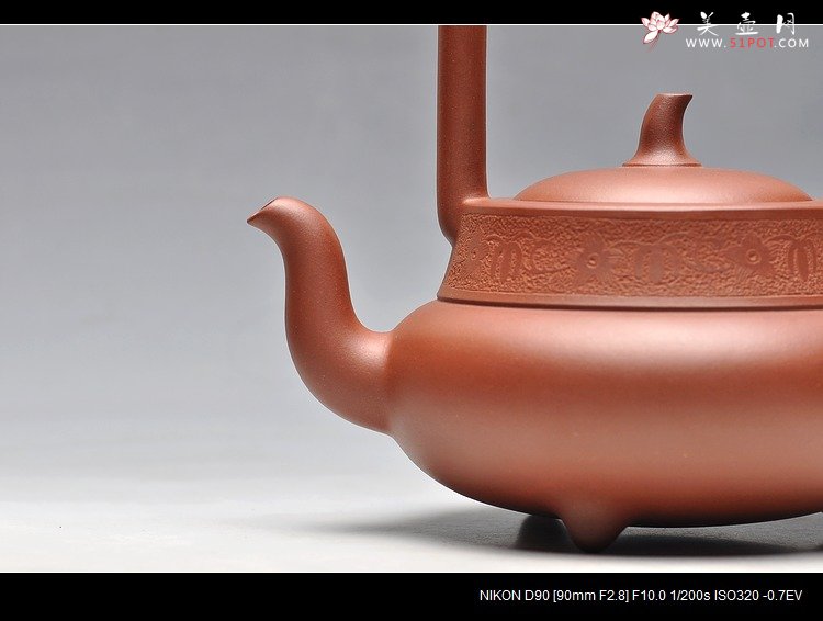 紫砂壶图片：壬辰年扛鼎力作 北瓜提梁 浑圆敦厚 典雅素丽 精品 - 宜兴紫砂壶网