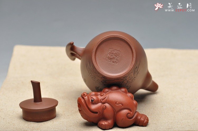 紫砂壶图片：一品当朝 精心之作高升 大千壶 送礼极品 - 宜兴紫砂壶网