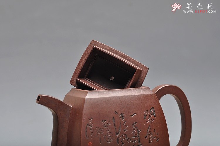 紫砂壶图片：鲍志强高徒历上清装饰 铮铮铁骨 俊雅精品 汉方 - 宜兴紫砂壶网