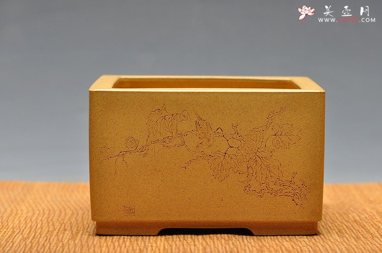 紫砂壶图片：精工典范 素雅秀气  万阗阗最新力作 全手四方花盆 - 宜兴紫砂壶网