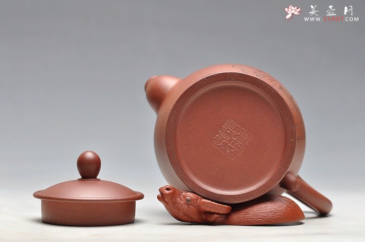 紫砂壶图片：亭亭玉立 娇俏灵动 谭华斌新作  忆江南 - 宜兴紫砂壶网