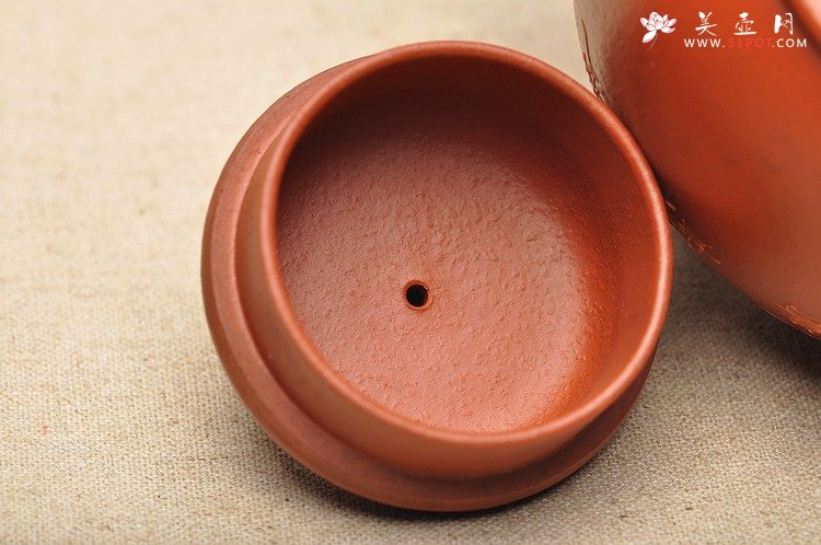 紫砂壶图片：老朱泥难得大品 全手摹古 圆润大方 全手宫灯 孤品 - 宜兴紫砂壶网