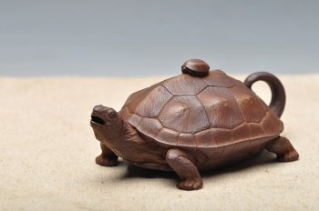 紫砂壶图片：全手工仿生雕塑 孙金立 寿龟  - 宜兴紫砂壶网