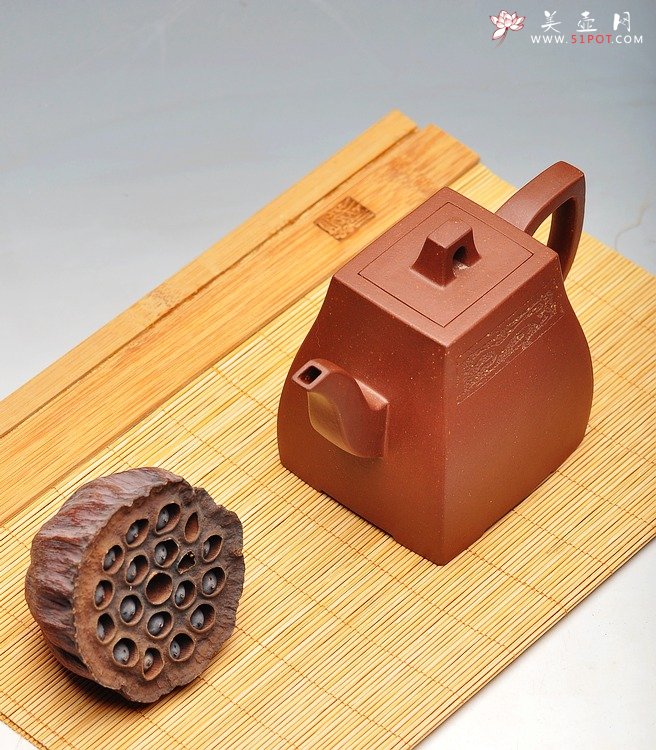 紫砂壶图片：神骏飘逸 气度非凡 全手工方中云壶 珍藏佳品 - 宜兴紫砂壶网