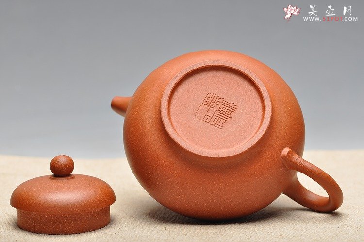 紫砂壶图片：国工师陈宏林装饰 端庄典雅  全手华颖 - 宜兴紫砂壶网