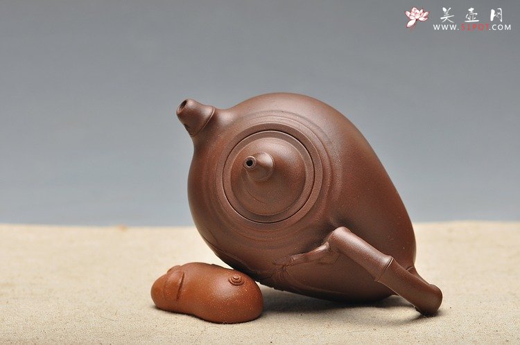 紫砂壶图片：90年代初 仿品 葫芦竹 正宗黑星土 - 宜兴紫砂壶网