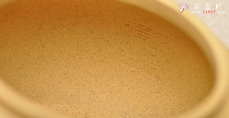 紫砂壶图片：国助工和石装饰 荷深水风阔,雨过清香发 全手古柿 - 宜兴紫砂壶网