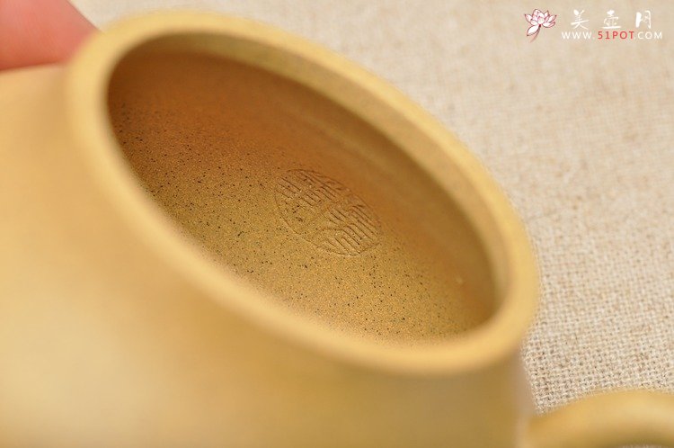 紫砂壶图片：尹君峰新品 本山段全手小君德 秀色可人 - 宜兴紫砂壶网