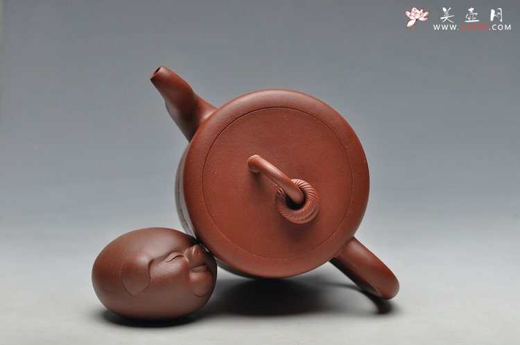 紫砂壶图片：进步之作 全手大双圈 实力作品 李彦雄通景山水装饰 - 宜兴紫砂壶网