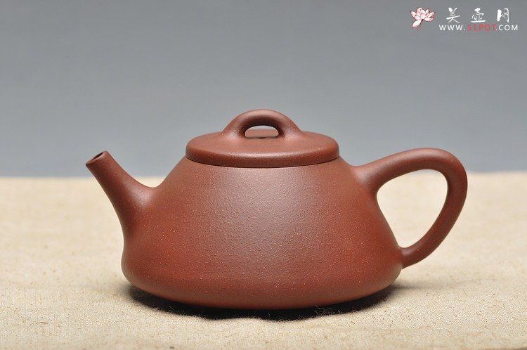 紫砂壶图片：石瓢主义 舒展文气 优质底槽青 全手子冶石瓢 - 宜兴紫砂壶网