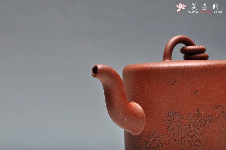 紫砂壶图片：进步之作 全手大双圈 实力作品 李彦雄通景山水装饰 - 宜兴紫砂壶网