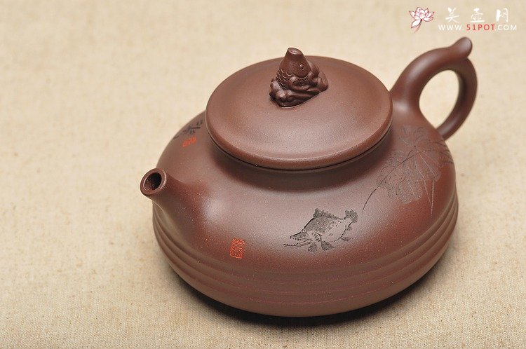 紫砂壶图片：造型新颖 寓意吉祥 鱼跃壶 送礼佳品 老拼紫 - 宜兴紫砂壶网