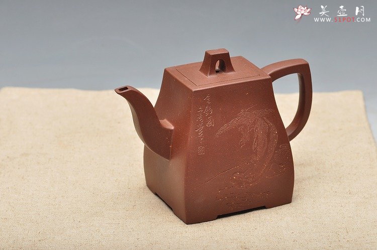 紫砂壶图片：神骏飘逸 气度非凡 全手工方中云壶 珍藏佳品 - 宜兴紫砂壶网