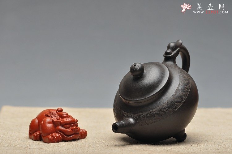 紫砂壶图片：蔡秀华 小中见大气 挺秀精神 龙珠 - 宜兴紫砂壶网