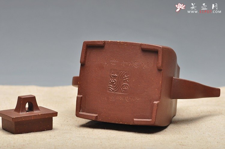 紫砂壶图片：神骏飘逸 气度非凡 全手工方中云壶 珍藏佳品 - 宜兴紫砂壶网