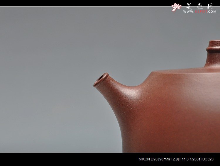 紫砂壶图片：实力派陶手郑新作品  全手玉成窑款井栏 古意 - 宜兴紫砂壶网