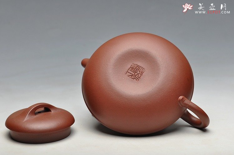 紫砂壶图片：张云熙作品 雅趣翰墨 室静观书 线圆 - 宜兴紫砂壶网