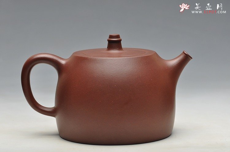 紫砂壶图片：实力派陶手郑新作品  全手玉成窑款井栏 古意 - 宜兴紫砂壶网