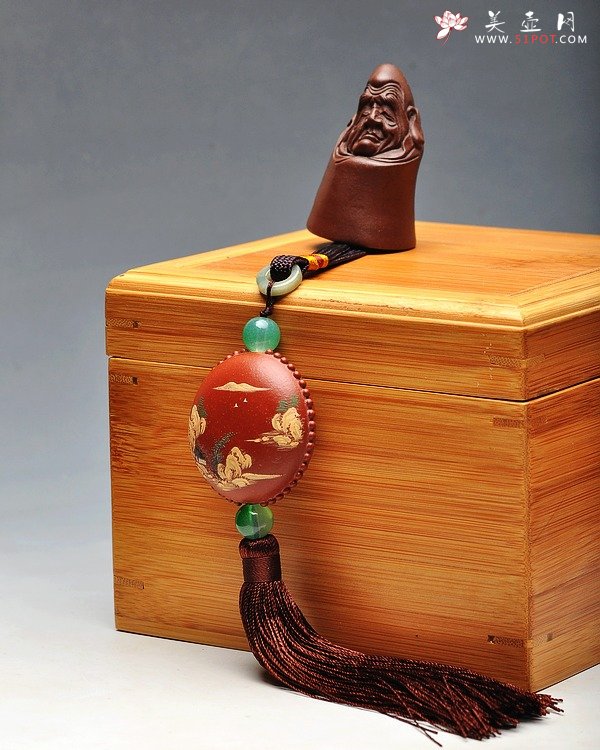 紫砂壶图片：美壶定制 原创泥绘精品紫砂车挂 把玩件 精致好玩 - 宜兴紫砂壶网