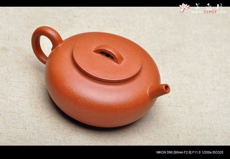 紫砂壶图片： 流畅自然 别具匠心 全手卧轮 新品尝鲜 - 宜兴紫砂壶网