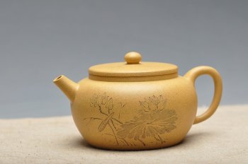 紫砂壶图片：国助工和石装饰 荷深水风阔,雨过清香发 全手古柿 - 宜兴紫砂壶网