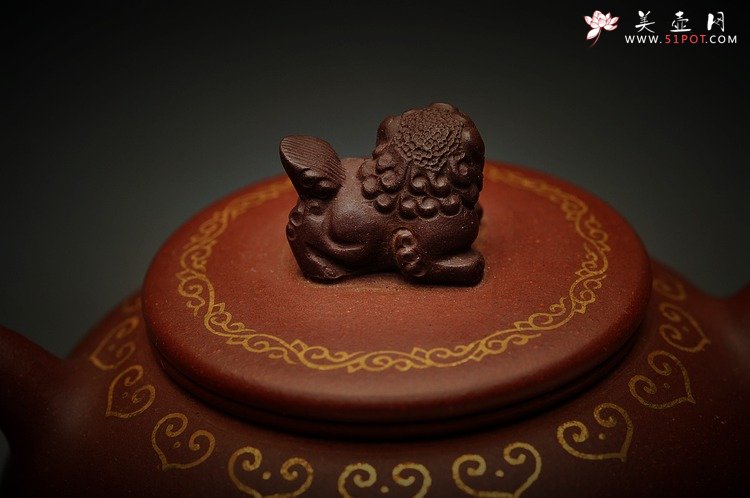 紫砂壶图片：真金装饰 自然优雅 送礼自用  如意狮韵 优质底槽青 - 宜兴紫砂壶网