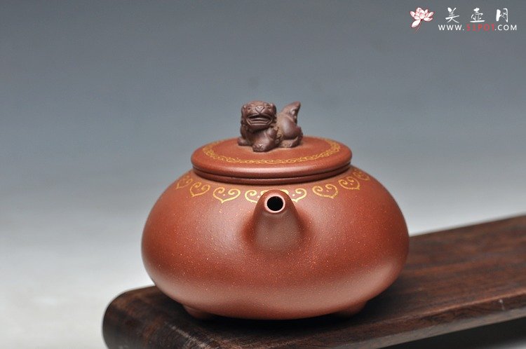 紫砂壶图片：真金装饰 自然优雅 送礼自用  如意狮韵 优质底槽青 - 宜兴紫砂壶网