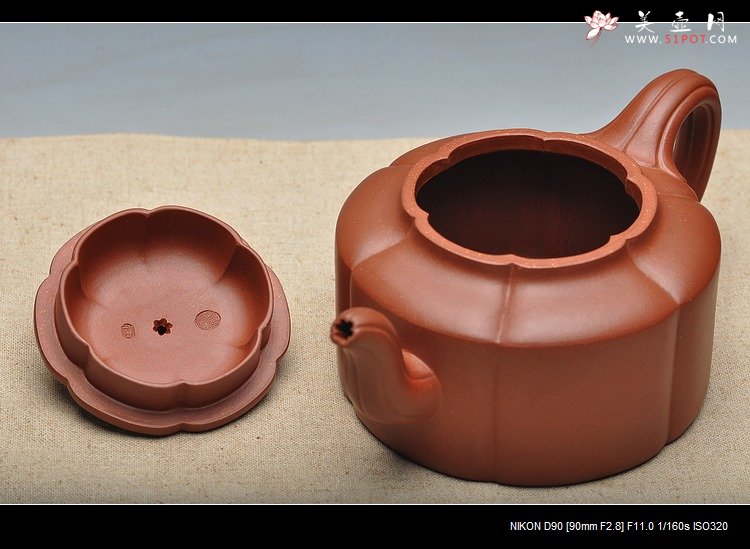 紫砂壶图片：经典筋囊器 何卫枫新作  精品梅花周盘 - 宜兴紫砂壶网