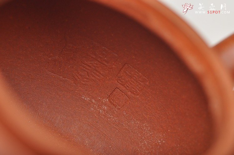 紫砂壶图片：珠圆玉润 饱满可人全手降坡之平盖莲子 - 宜兴紫砂壶网