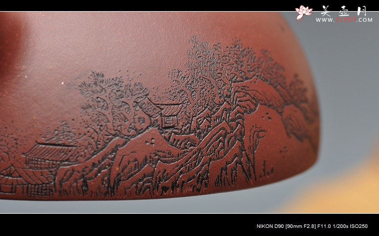 紫砂壶图片：实力体现 全手难度 大半月 通景山水 精品 - 宜兴紫砂壶网