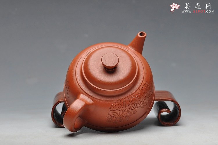 紫砂壶图片：谭泉海装饰 剑流半月 - 宜兴紫砂壶网