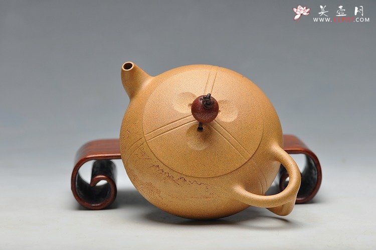 紫砂壶图片：摹玉成窑之味 深得其妙 李彦雄装饰 全手东石逸品 曲峰原创 - 宜兴紫砂壶网