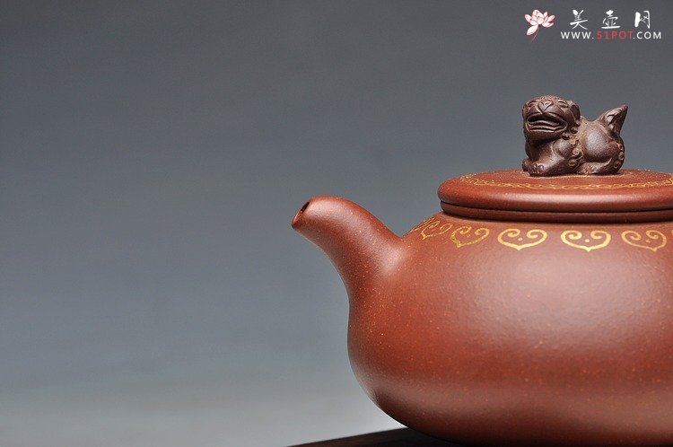 紫砂壶图片：真金装饰 自然优雅 送礼自用  如意狮韵 优质底槽青 - 宜兴紫砂壶网