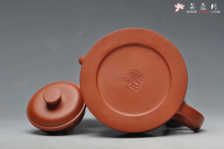 紫砂壶图片：谭泉海装饰 剑流半月 - 宜兴紫砂壶网