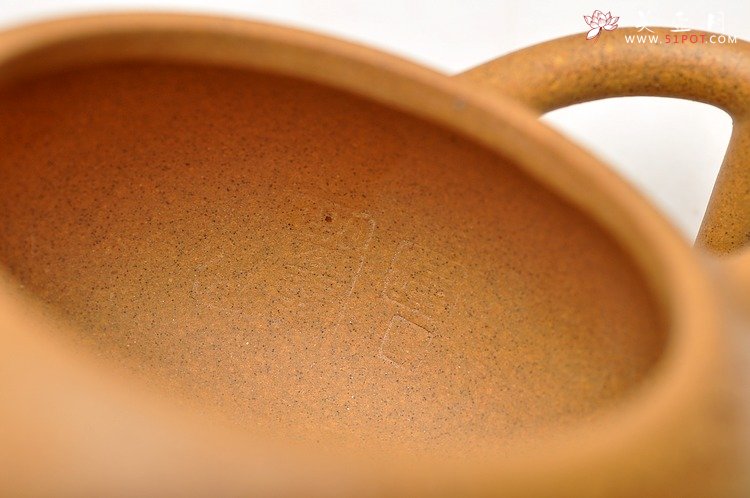 紫砂壶图片：摹玉成窑之味 深得其妙 李彦雄装饰 全手东石逸品 曲峰原创 - 宜兴紫砂壶网